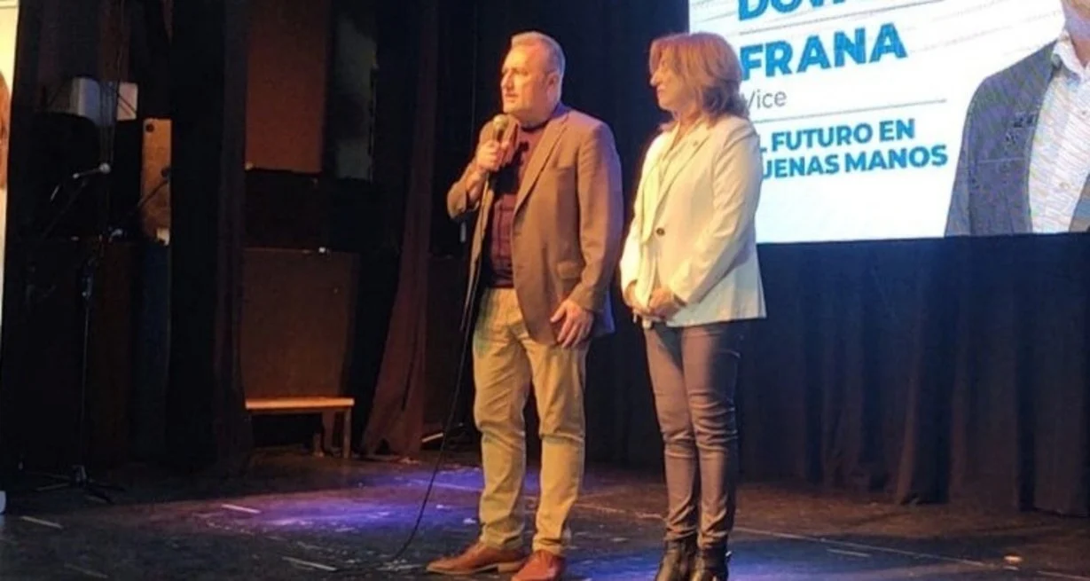 Vía telefónica: Perotti y Lewandowski reconocieron los los triunfos de Clara García y Maximiliano Pullaro