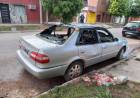 Quemaron dos autos y rompieron la vidriera en un comercio de Santa Fe