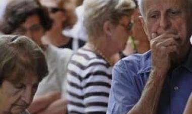 Se oficializó el aumento del 15,6% para los jubilados y pensionados: cuánto cobrarán