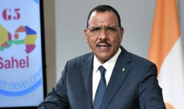 El depuesto presidente de Níger pide a EEUU y a la comunidad internacional "restaurar el orden constitucional"