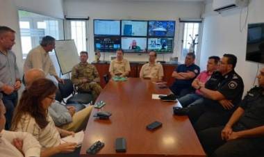 Ante la crecida y sus posibles efectos, la provincia realiza un trabajo interministerial junto a municipios y comunas