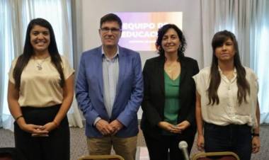 La educación que viene: extensión horaria, repitencia, seguridad, paritaria e inversiones para que “los chicos estén en las escuelas”