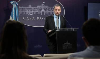 Adorni: Milei enviará hoy el "paquete de leyes" al Congreso, informó el portavoz