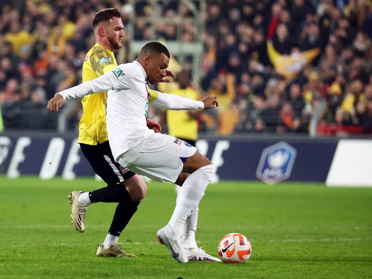 Con cuatro goles de Mbappé y un tanto de Neymar, el PSG vence al Pays de Cassel en la Copa de Francia