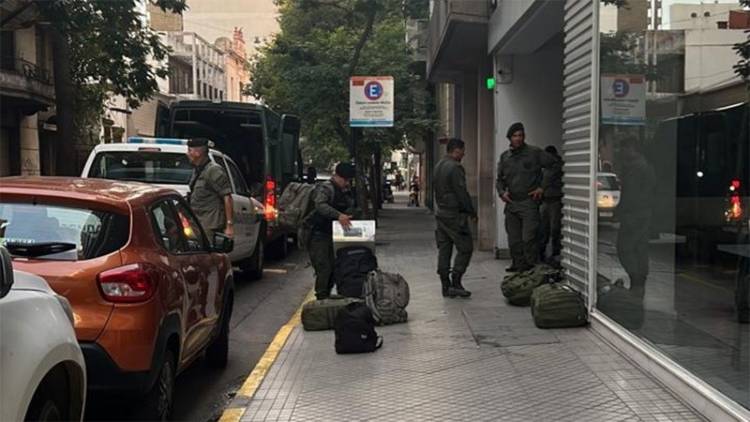 Seguridad: llegaron los primeros gendarmes y desembarcan autoridades nacionales para coordinar operativos