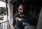 Lenny Kravitz levanta la temperatura en su nuevo single y videoclip “TK421”