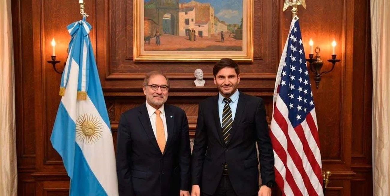 Definición del gabinete y nueva ley orgánica en la agenda de Pullaro que retornó a Santa Fe