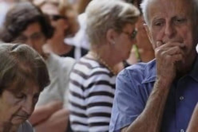 Se oficializó el aumento del 15,6% para los jubilados y pensionados: cuánto cobrarán