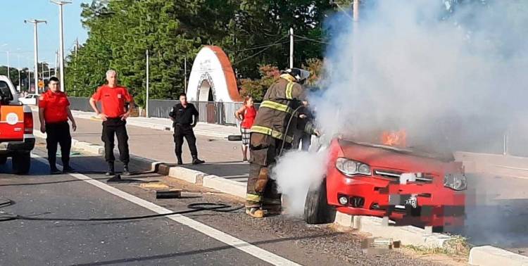 Navidad trágica en Santa Fe: murió un automovilista tras chocar en la Ruta 1 