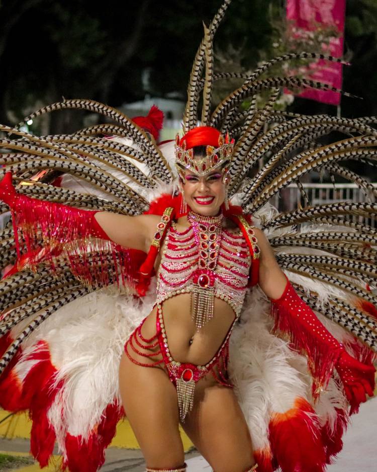 RECONQUISTA CORONA LOS CARNAVALES 2023 CON UNA 5° NOCHE