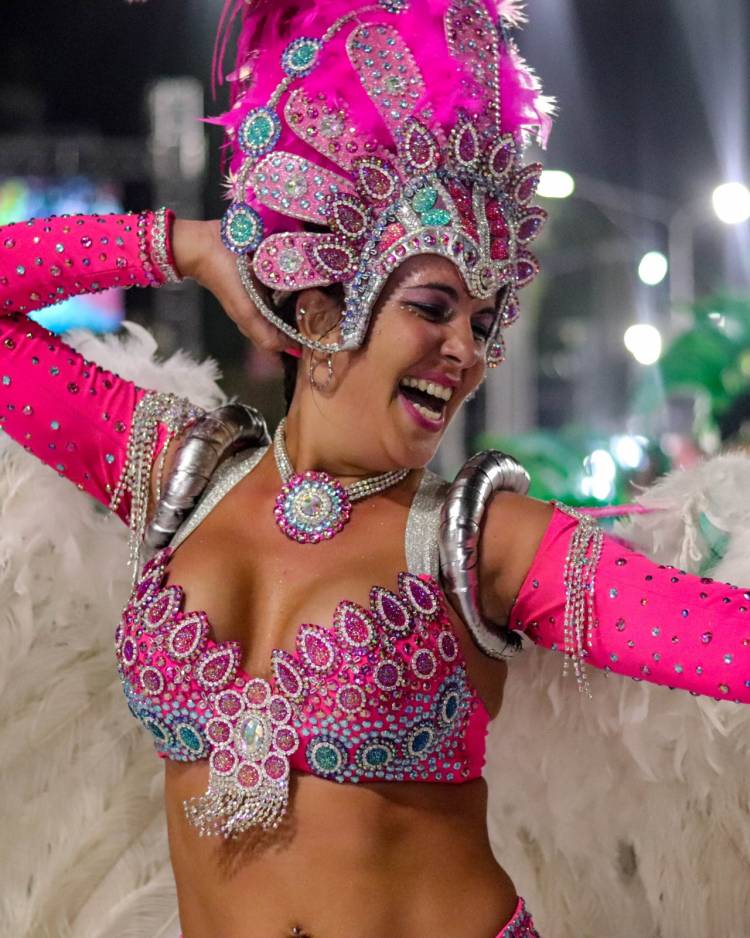 RECONQUISTA CORONA LOS CARNAVALES 2023 CON UNA 5° NOCHE