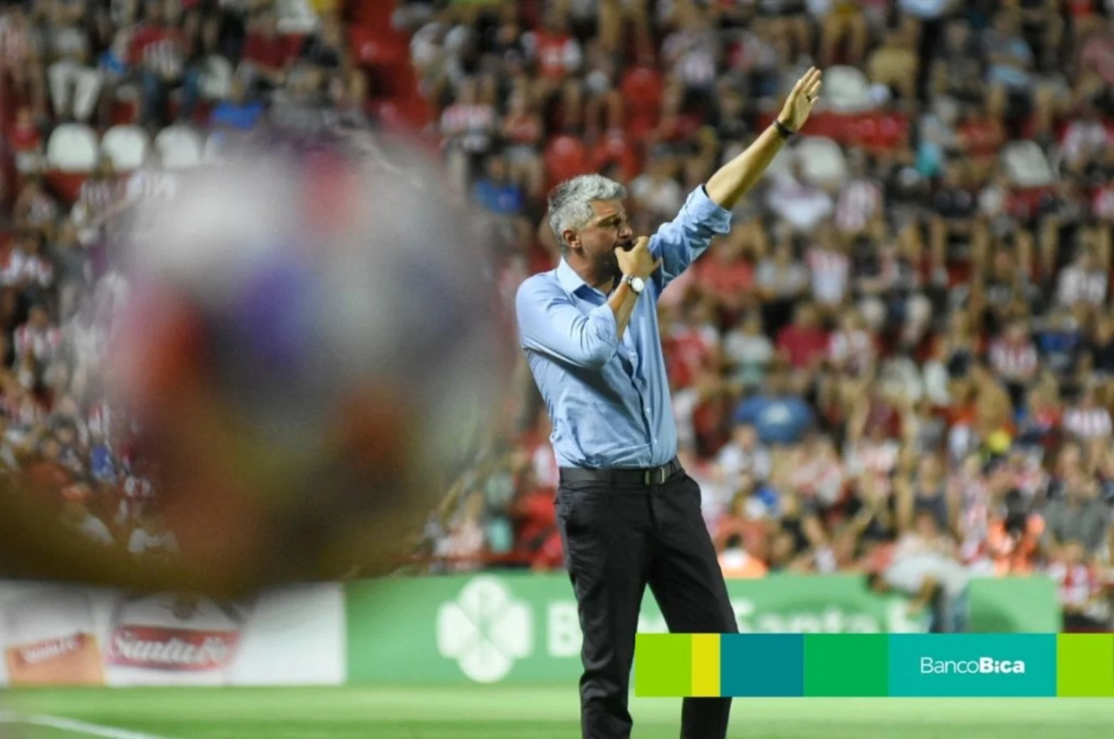 Ni el VAR le da una mano a Unión: perdió con Racing en Santa Fe