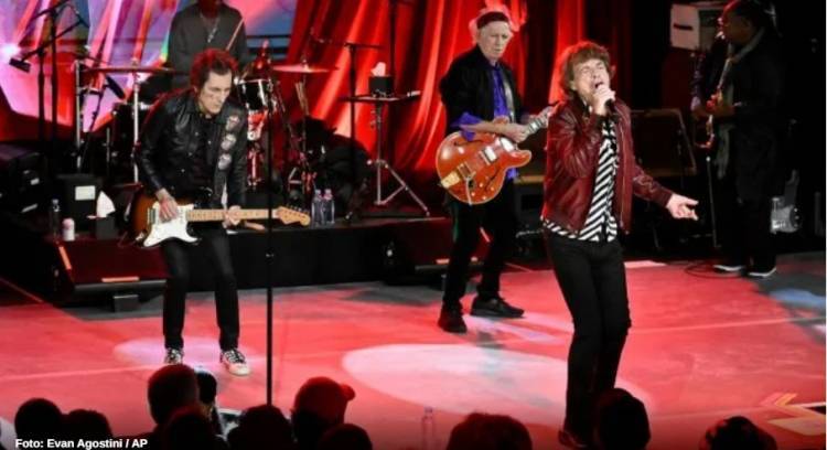 Dieron un espectáculo sorpresa los Rolling Stones, para celebrar la salida de "Hackney Diamonds" en la ciudad de Nueva York