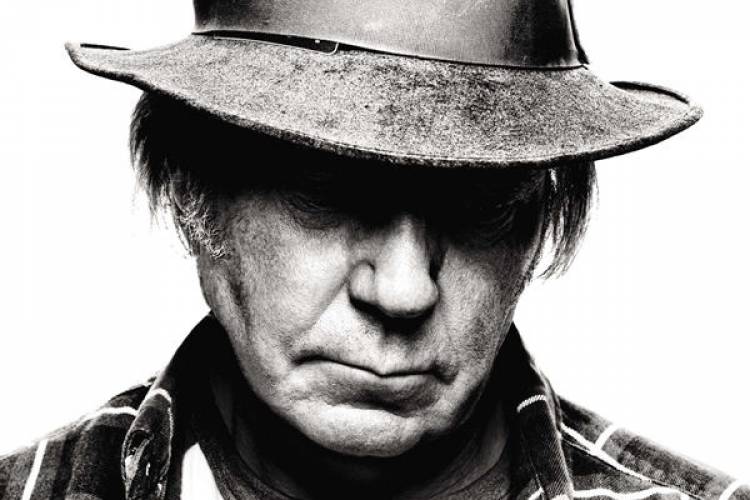 Neil Young anuncia el lanzamiento de un nuevo álbum, “Before and After”