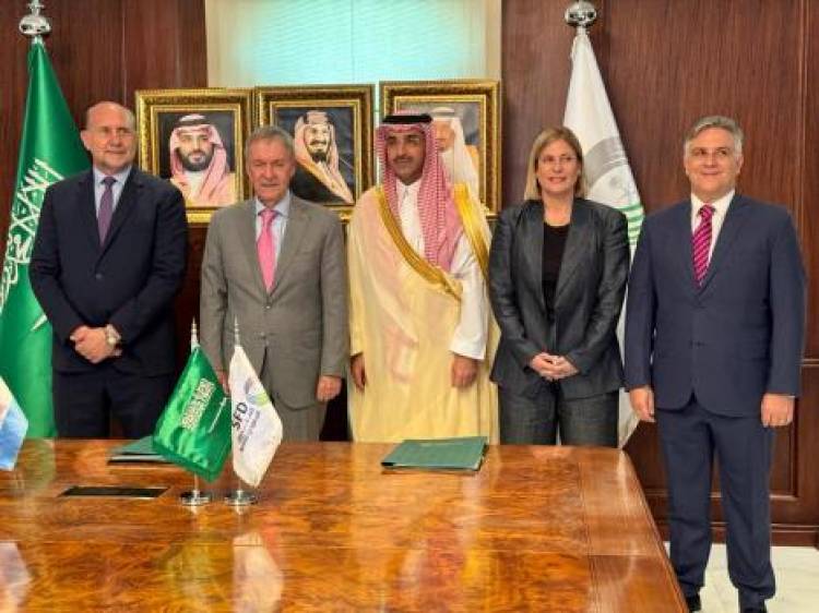 Perotti y Schiaretti firmaron un préstamo con el fondo saudí para un nuevo tramo del acueducto Santa Fe-Córdoba